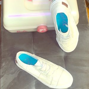 White blowfish sneakers